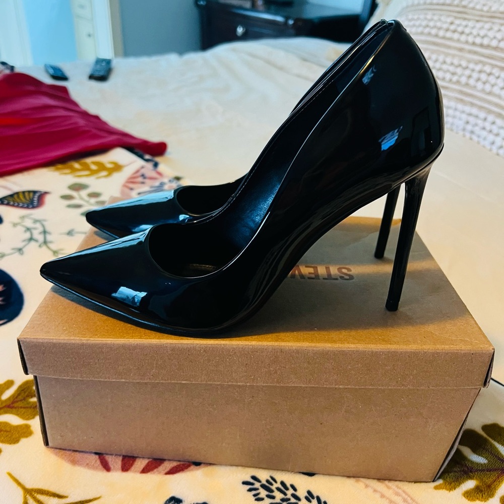 Steve Madden Vala Pumps Black Patent Leather